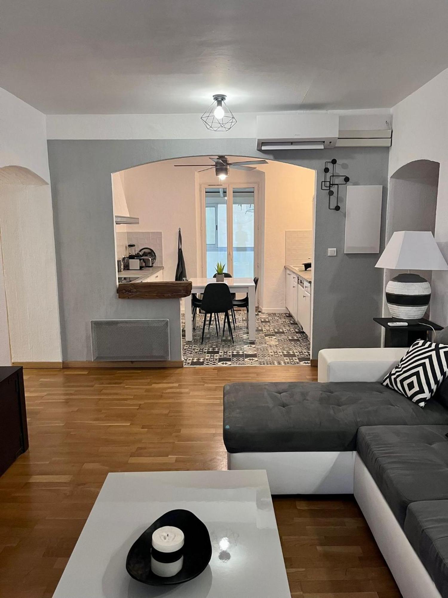 Charmant Appartement Centre-Ville อฌักซิโอ้ ภายนอก รูปภาพ